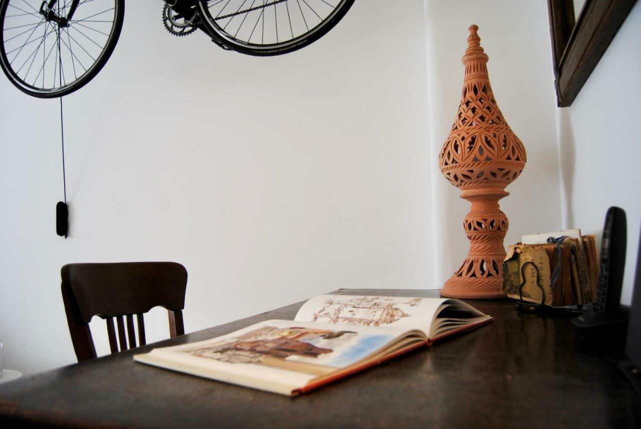 Famiglia Poggi, The Flying Hippo Apartment Roma Ngoại thất bức ảnh