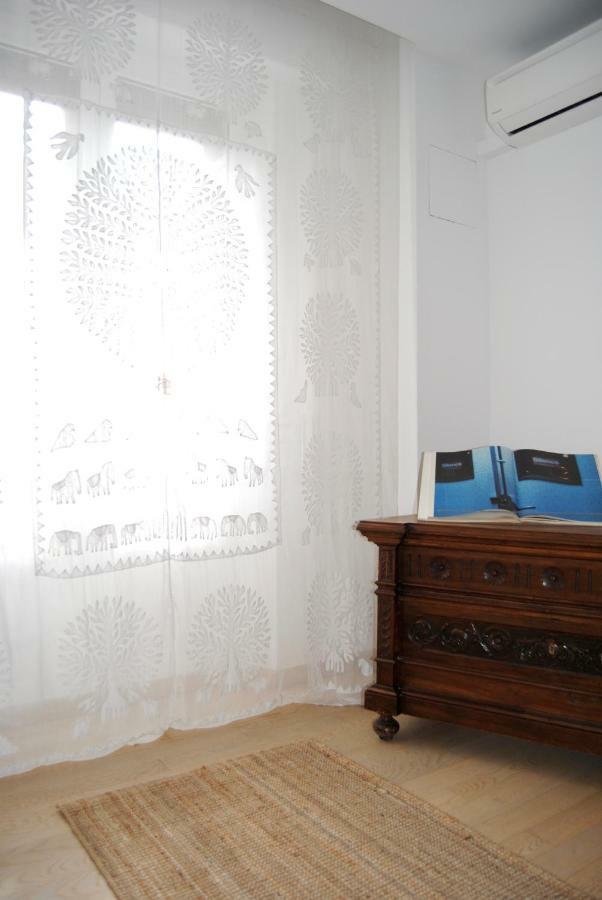 Famiglia Poggi, The Flying Hippo Apartment Roma Ngoại thất bức ảnh